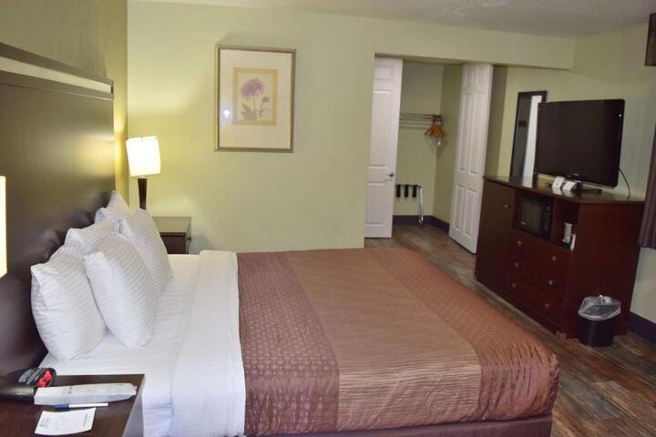 Standard King Bed Accessible (2 of 7)