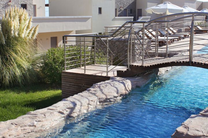 Pool 100 of 148