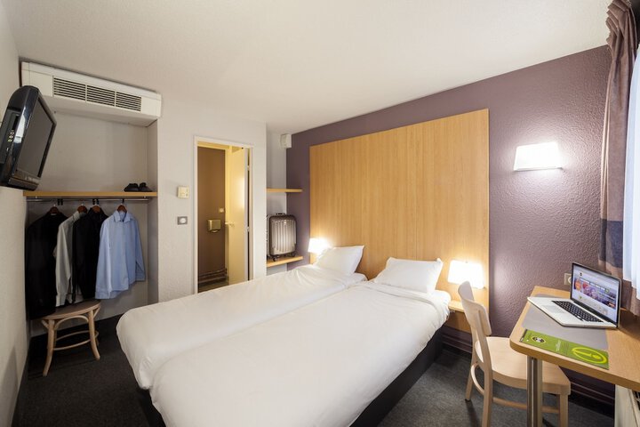Room 13 of 43