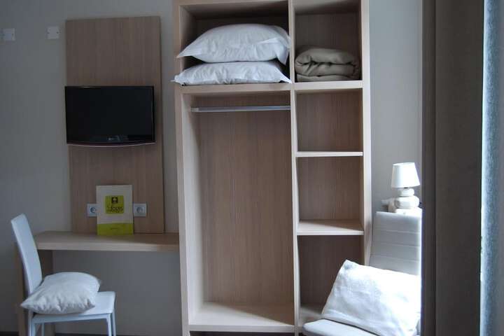 Room 30 of 52