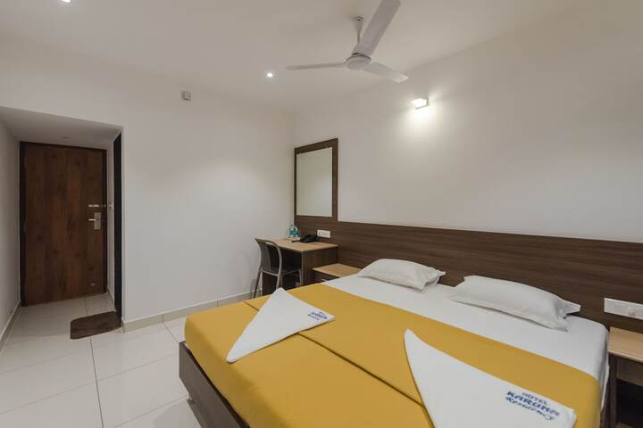 Room 26 of 38