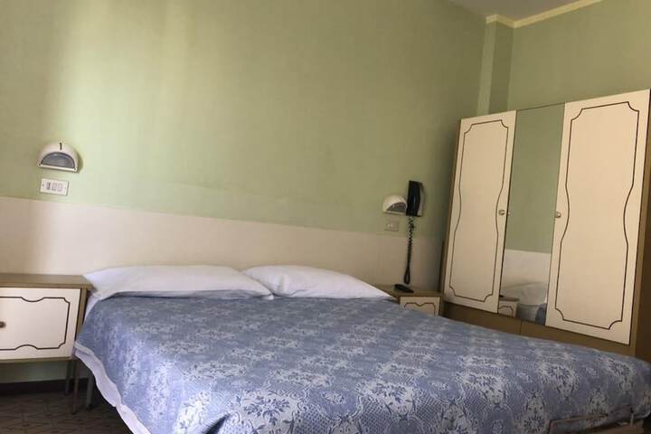 Room 9 of 41