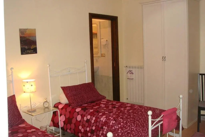Room 4 of 4