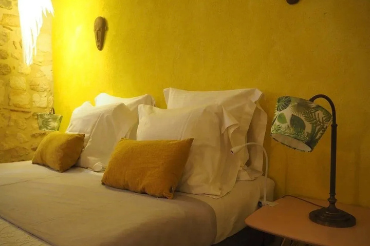 Room 4 of 13
