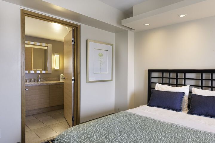 Room 18 of 213