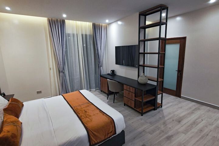 Room 47 of 106