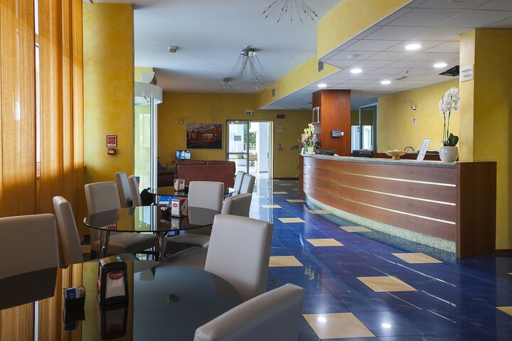Hotel Interior 4 of 40