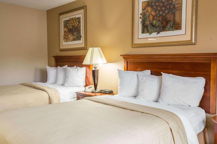 2 Double Beds (8 of 19)