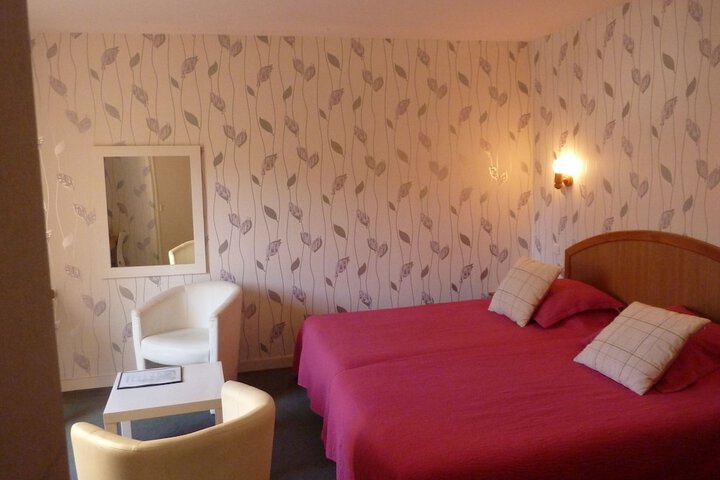 Room 32 of 61