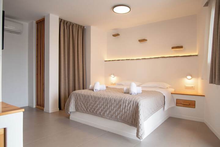 Room 17 of 151