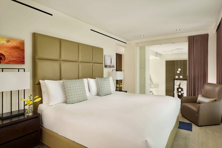 Room 42 of 158