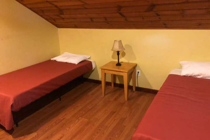 Room 35 of 227