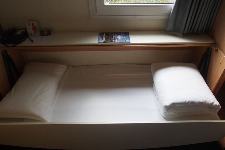 Room 14 of 33