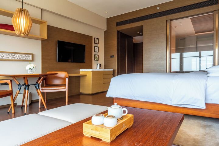 Room 18 of 48