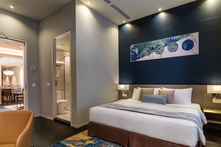 Room 8 of 20