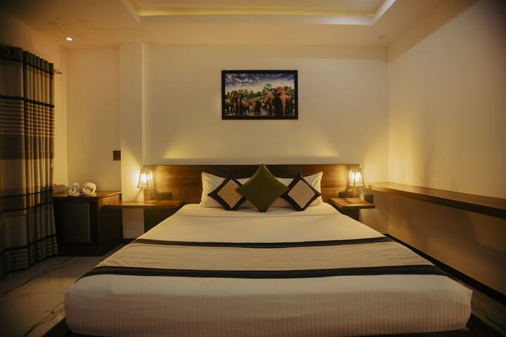 Room 5 of 44
