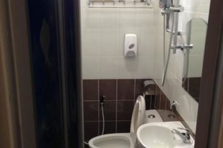 Room 3 of 20
