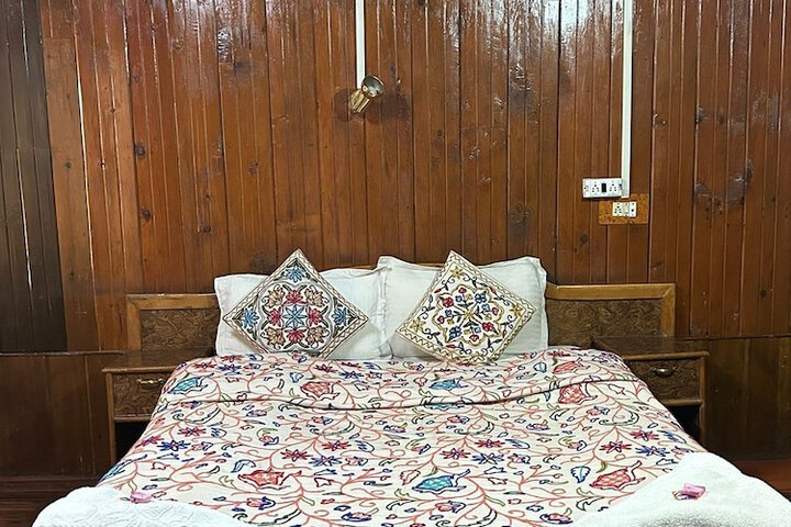 Room 2 of 12