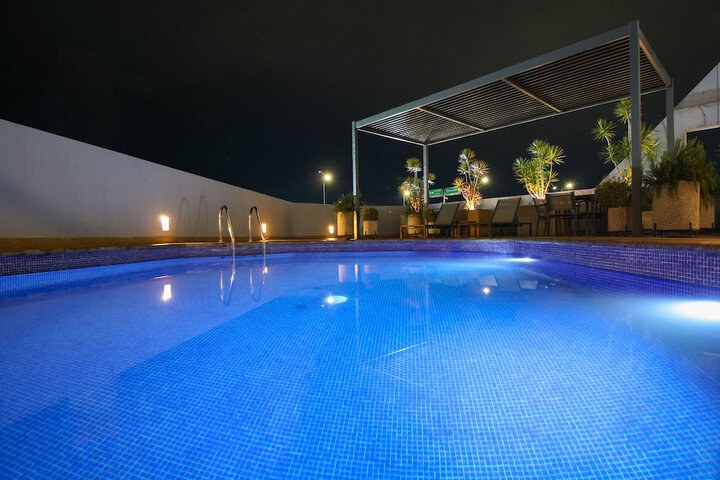 Hotel with Pool