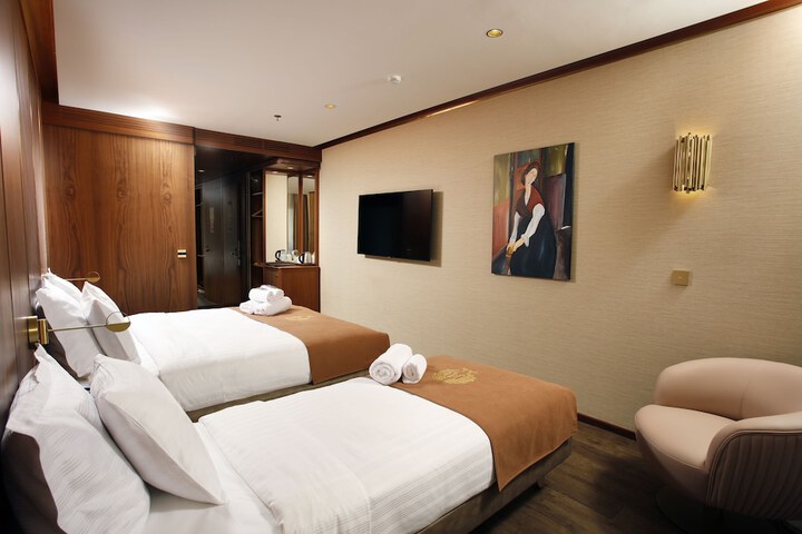Room 29 of 69
