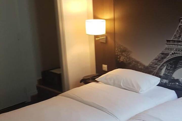 Room 13 of 24