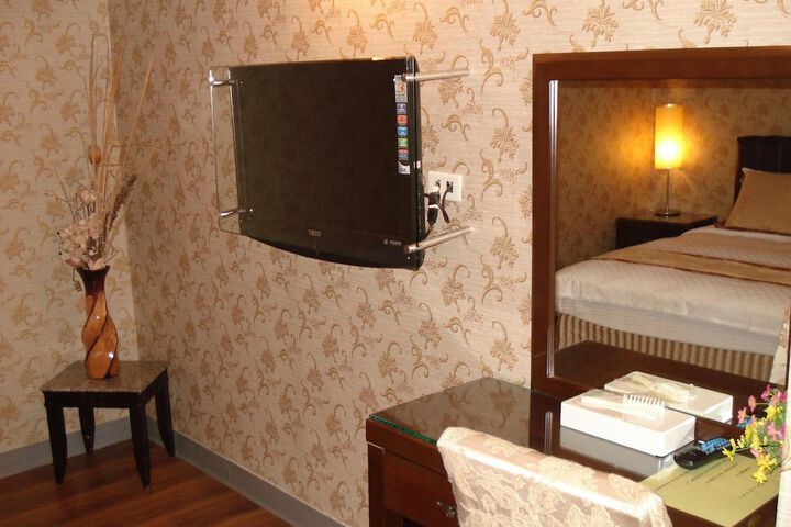 Room 4 of 59