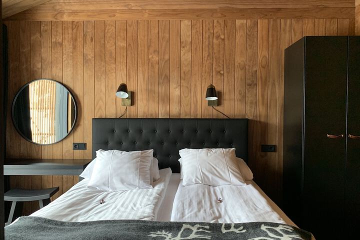 Room 12 of 73
