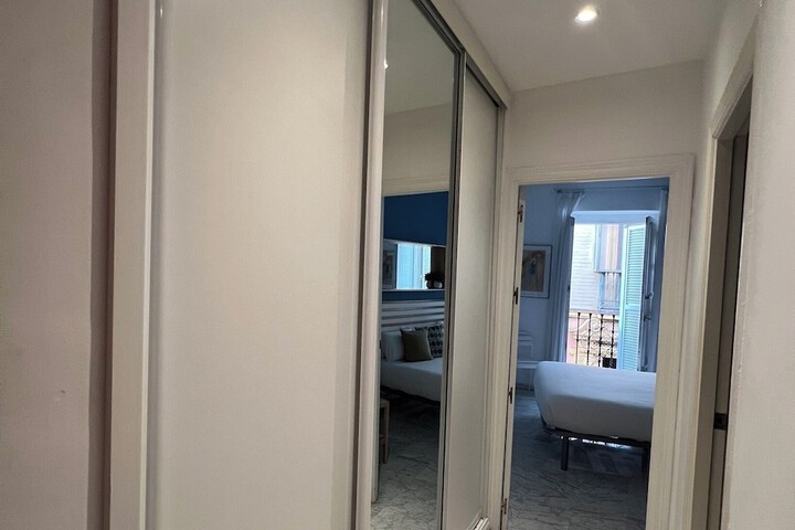Room 10 of 38