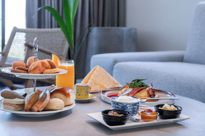 Breakfast/Coffee Service 129 of 166
