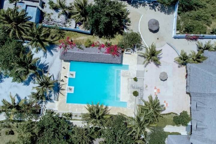 Pool 10 of 22