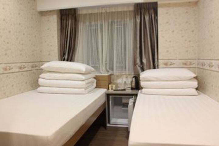 Room 7 of 25