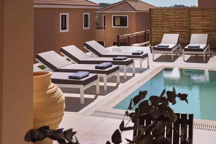 Hotel Pool