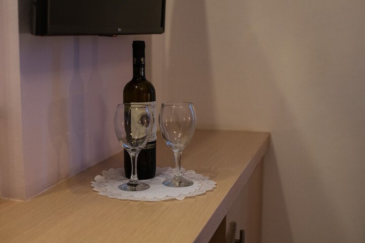 Room 7 of 74