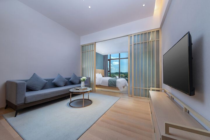 Room 5 of 28