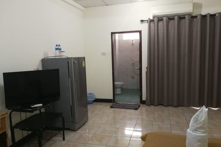 Room 9 of 28