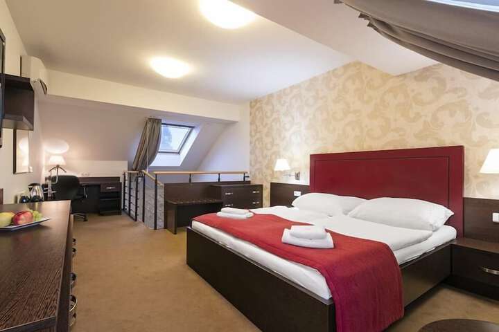 Room 5 of 43