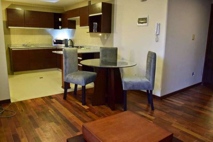 Room 4 of 12