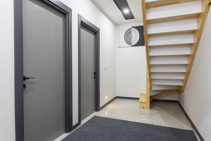 Room 21 of 293
