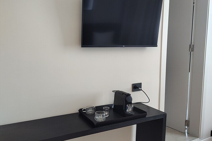Room 12 of 33