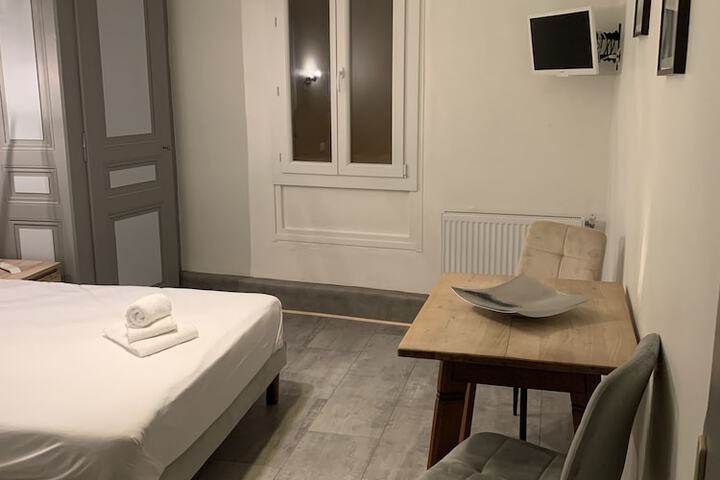 Room 9 of 81