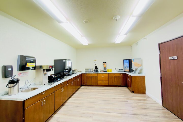 Breakfast/Coffee Service 10 of 17