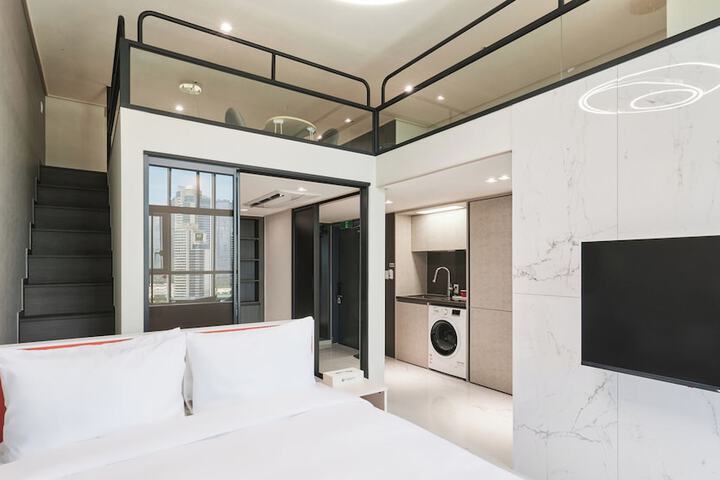 Room 37 of 51