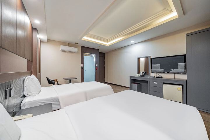 Room 31 of 50