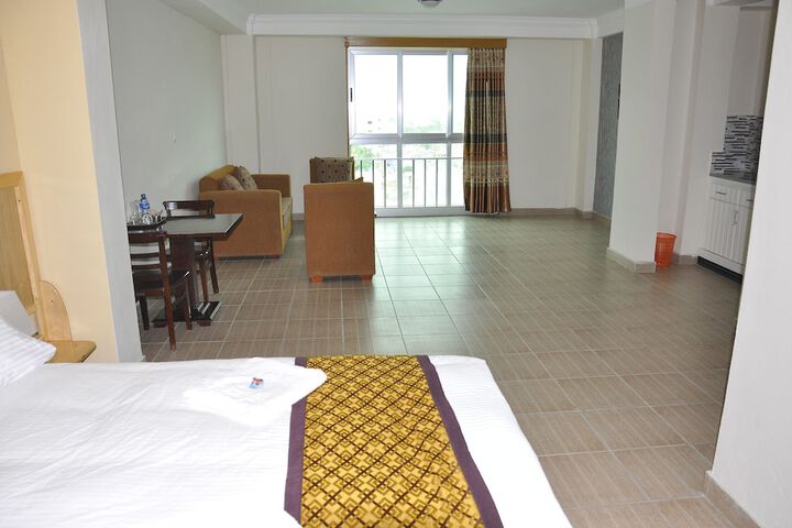 Room 14 of 36