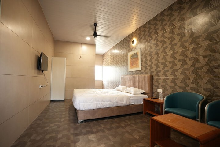 Room 10 of 17