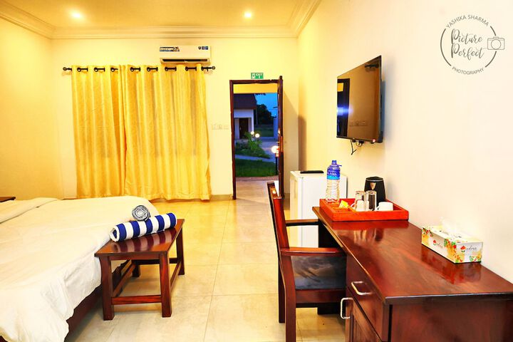 Room 4 of 7
