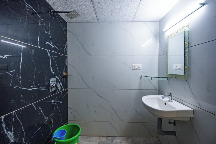 Room 13 of 25