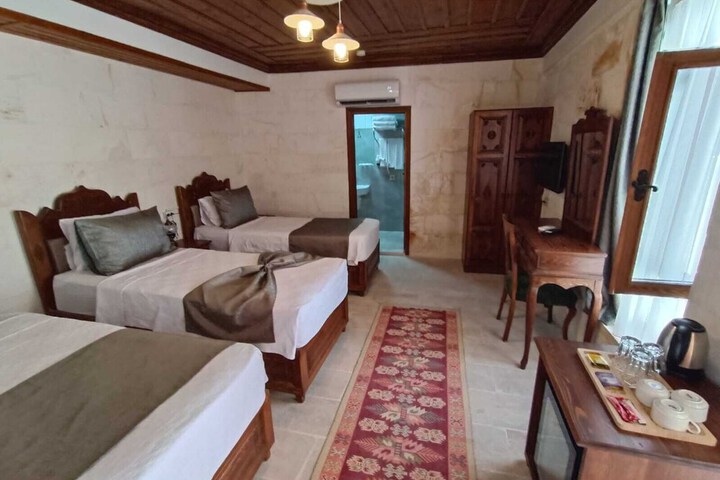 Room 8 of 35