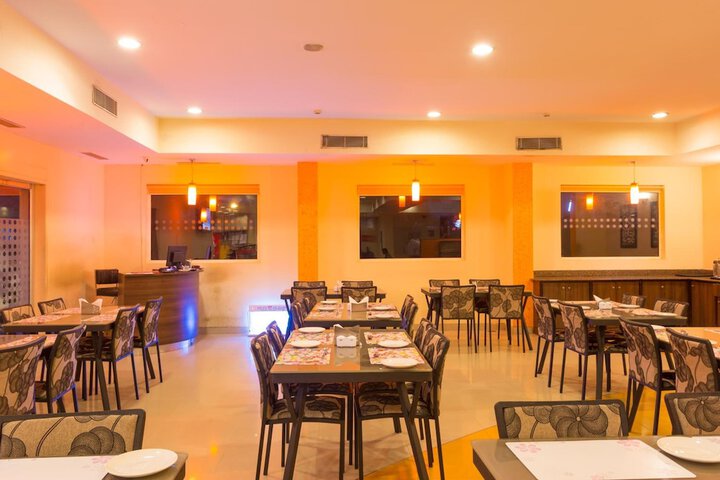 Dining 52 of 62