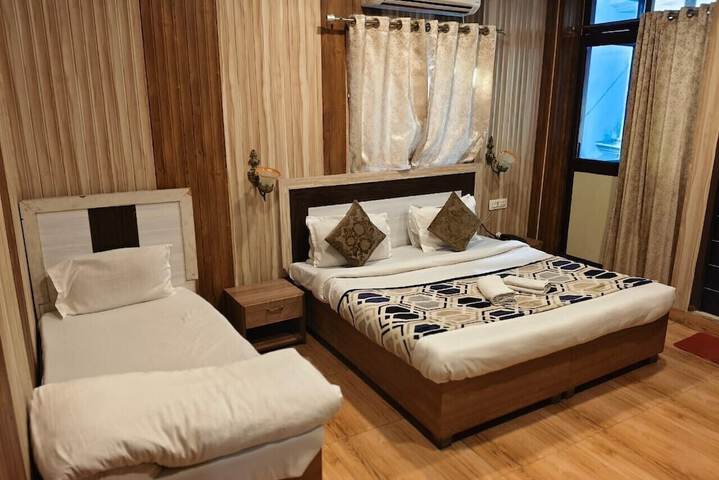 Room 34 of 92